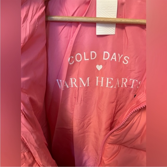 Noize Avalon Puffer Jacket, 2023 Winter Jilly Box, Size XS in Pink - Picture 3 of 4